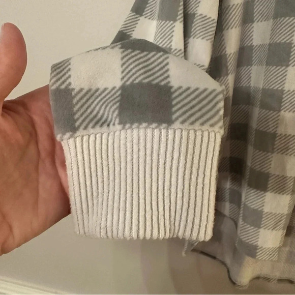 Cuddl Duds White and Gray Gingham Print Long Sleeve Fleece Top Size M - Picture 9 of 10